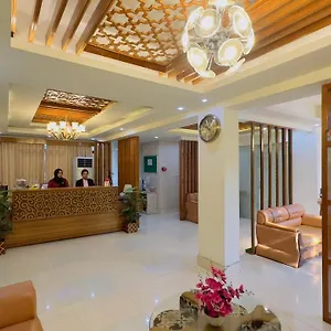 Hotel Grand Circle